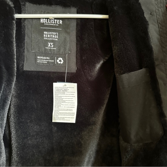 NWT Hollister black hooded faux fur parka jacket - Picture 3 of 6